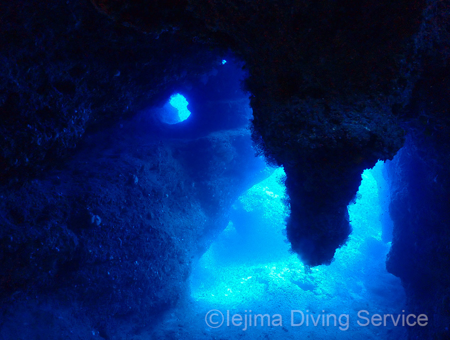 カナン崎ドームの洞窟
