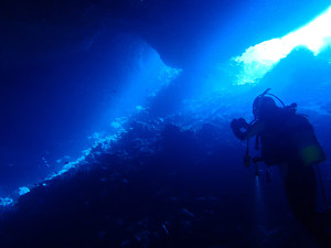 伊江島ブルーの洞窟ポイント